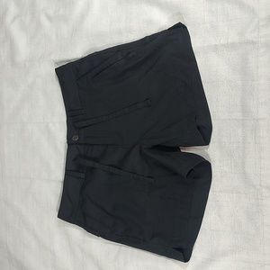 Magellan Outdoors Black Casual Traveling Hiking Womens Shorts Size Medium